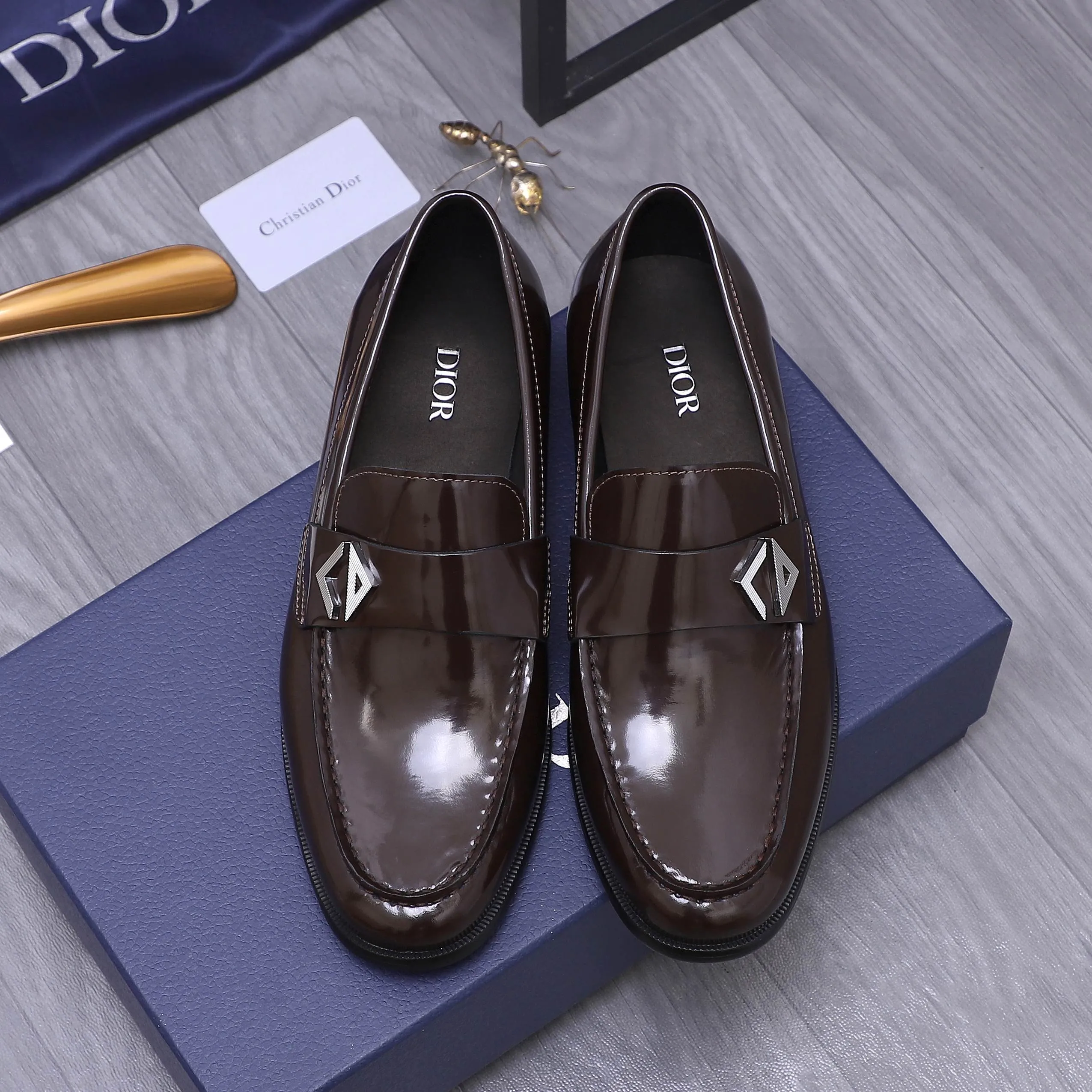 Men's shoes 💰580 Product trademark: Dior "Dior" formal business leather shoes Regular size: 39-45 (45 is custom-made and non-returnable) Product materials: Selected pearlescent cowhide upper, cowhide lining, original outsole